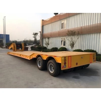 Remorcă detașabilă cu gât de gâscă de 40 de tone cu trei axe